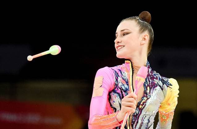 Sport Bilder des Tages 02.08.2025, xhbx, Turnen Rhythmische Sportgymnastik DM Gerätefinals, Die Finals 2025 v.l.Darja Varfolomeev (TSV Schmiden) mit Keulen (DFL DFB REGULATIONS PROHIBIT ANY USE OF PHOTOGRAPHS as IMAGE SEQUENCES and or QUASI-VIDEO) Dresden