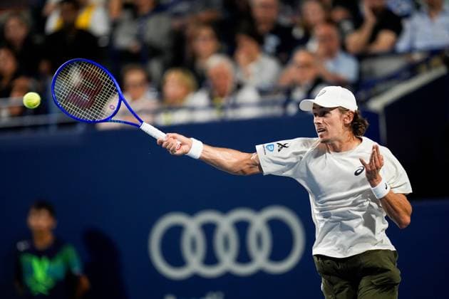 National Bank Open 2025 - Day 11 TORONTO, CANADA - AUGUST 5 : Alex de Minaur of Australia in action against Ben Shelton of the United States during the men’s singles quarterfinals on day eleven of the 2025 National Bank Open at Sobeys Stadium in Toronto, Ontario, Canada on August 5, 2025. Mert Alper Dervis Anadolu Ontario Canada. Editorial use only. Please get in touch for any other usage.  Copyright: x2025xAnadoluxMertxAlperxDervisx