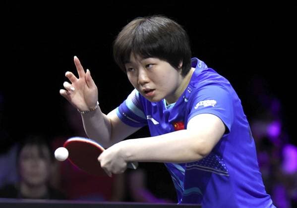 (250807) -- YOKOHAMA, Aug. 7, 2025 -- Kuai Man of China hits a return during the women s singles round of 32 match between Kuai Man of China and Kim Nayeong of South Korea at the WTT Champions Yokohama 2025 in Yokohama, Japan, Aug. 7, 2025. ) (SP)JAPAN-YOKOHAMA Table tennis, Tischtennis WTT CHAMPIONS YOKOHAMA-WOMEN S SINGLES YuexChenxing