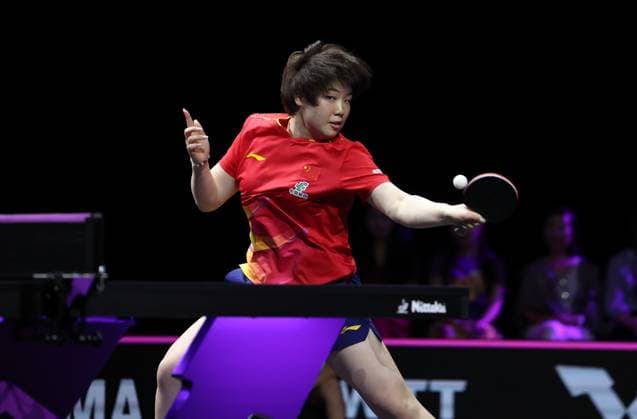 (250810) -- YOKOHAMA, Aug. 10, 2025 -- Kuai Man of China hits a return during the women s singles quarterfinal match against Shi Xunyao of China at the WTT Champions Yokohama 2025 in Yokohama, Japan, Aug. 10, 2025. ) (SP)JAPAN-YOKOHAMA Table tennis, Tischtennis WTT CHAMPIONS YOKOHAMA-WOMEN S SINGLES YuexChenxing