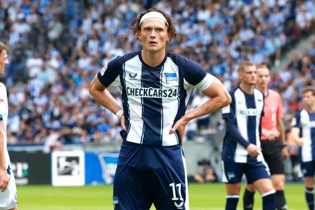 DEU, DFL, 2. FBL, Hertha BSC vs. Karlsruher SC, 10.08.2025, Berliner Olympiastadion, Berlin, DEU, DFL, 2. FBL, Hertha BSC vs. Karlsruher SC, im Bild Fabian Reese (Hertha BSC Berlin 11) DFL - regulations prohibit any use of Photographs as image sequences and or quasi-video