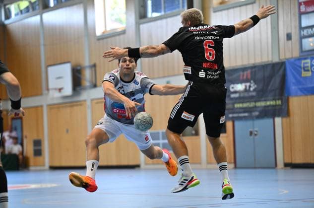 13.08.2025 - Handball - Saison 2025 2026 - Testspiel - Freundschaftsspiel : HC Erlangen HCE - TV Großwallstadt - - xwoxzix - Tobias Buck (33, TV Großwallstadt ) Marek Nissen (6, HC Erlangen HCE )