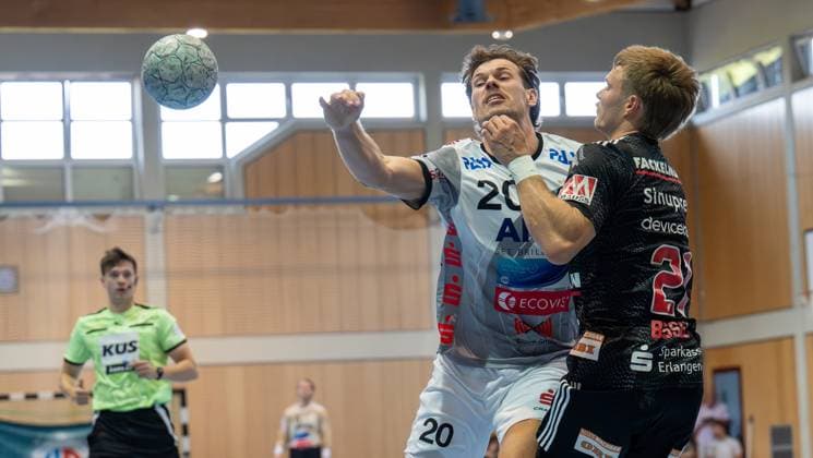 13.08.2025 - Handball - Saison 2025 2026 - Testspiel - Freundschaftsspiel : HC Erlangen HCE - TV Großwallstadt - - xwoxzix - Finn Wullenweber (20, TV Großwallstadt ) Christopher Bissel (21, HC Erlangen HCE )