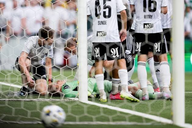 250814 Goalkeeper Sander Tangvik of Rosenborg in pain during the UEFA Conference League qualifier football match between Hammarby and Rosenborg on August 14, 2025 in Stockholm. Photo: Emma Wallskog BILDBYRAN COP 320 EW0560 fotboll football soccer fotball uefa conference league conference league kval hammarby rosenborg bbeng Copyright: EMMAxWALLSKOG BB250814EW028