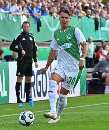 17.08.2025 - Fussball - Saison 2025 2026 - DFB Pokal Vereinspokal - 01. Runde: TUS Blau Weiß BW Lohne BWL - SpVgg Greuther Fürth ( Kleeblatt ) - Sportfoto Zink MeZi - xmexzix - regulations prohibit any use of photographs as image sequences and or quasi-video - Felix Klaus (30, SpVgg Greuther Fürth )