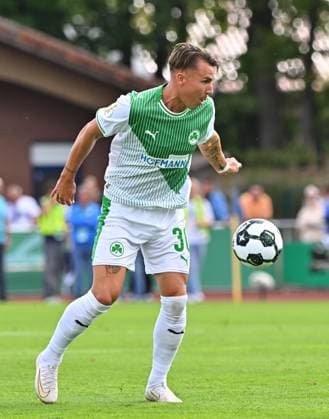 17.08.2025 - Fussball - Saison 2025 2026 - DFB Pokal Vereinspokal - 01. Runde: TUS Blau Weiß BW Lohne BWL - SpVgg Greuther Fürth ( Kleeblatt ) - Sportfoto Zink MeZi - xmexzix - regulations prohibit any use of photographs as image sequences and or quasi-video - Felix Klaus (30, SpVgg Greuther Fürth )