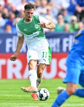 17.08.2025 - Fussball - Saison 2025 2026 - DFB Pokal Vereinspokal - 01. Runde: TUS Blau Weiß BW Lohne - SpVgg Greuther Fürth ( Kleeblatt ) - Sportfoto Zink - xwoxzix - regulations prohibit any use of photographs as image sequences and or quasi-video - Noah König (17, SpVgg Greuther Fürth ) Freisteller Einzelbild