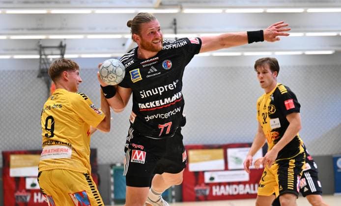 19.08.2025 - Handball - Saison 2025 2026 - Testspiel - Freundschaftsspiel : HC Erlangen HCE - Bregenz Handball - - xwoxzix - Florian Steuer Wieser (9, Bregenz Handball ) Maciej Gebala (77, HC Erlangen HCE )