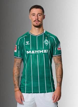 offizieller Portraittermin SV Werder Bremen 2025 2026 Marco Friedl (Werder Bremen 32 Kapitaen); 1.BL Porträttermin 2025 2026,