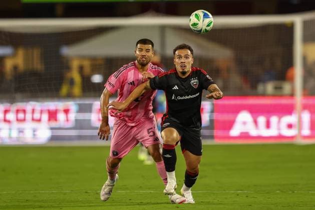 August 23, 2025, Washington Dc, District Of Columbia, USA: Washington, D.C.: D.C. United forward JooÂ£o Peglow (7) fights for possession during an MLS, Fussball Herren, USA game on Saturday, August 23rd, 2025 at Audi Field. The DC United and Inter Miami CF played to a 1-1 draw. Washington Dc USA - ZUMAp258 20250823_znp_p258_001 Copyright: xStevexPrakopex