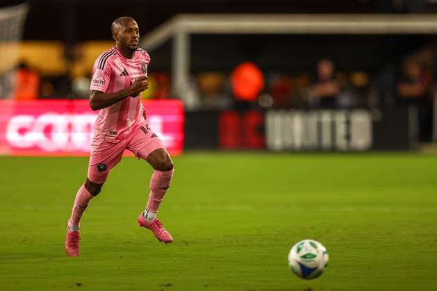 August 23, 2025, Washington Dc, District Of Columbia, USA: Washington, D.C.: Inter Miami CF forward Fafa Picault (14) chases the ball during an MLS, Fussball Herren, USA game on Saturday, August 23rd, 2025 at Audi Field. The DC United and Inter Miami CF played to a 1-1 draw. Washington Dc USA - ZUMAp258 20250823_znp_p258_009 Copyright: xStevexPrakopex