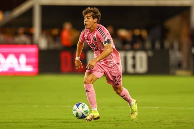 August 23, 2025, Washington Dc, District Of Columbia, USA: Washington, D.C.: Inter Miami CF defender Noah Allen (32) dribbles the ball during an MLS, Fussball Herren, USA game on Saturday, August 23rd, 2025 at Audi Field. The DC United and Inter Miami CF played to a 1-1 draw. Washington Dc USA - ZUMAp258 20250823_znp_p258_010 Copyright: xStevexPrakopex