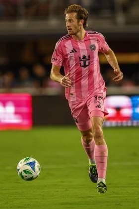 August 23, 2025, Washington Dc, District Of Columbia, USA: Washington, D.C.: Inter Miami CF defender Ryan Sailor (15) dribbles the ball during an MLS, Fussball Herren, USA game on Saturday, August 23rd, 2025 at Audi Field. The DC United and Inter Miami CF played to a 1-1 draw. Washington Dc USA - ZUMAp258 20250823_znp_p258_012 Copyright: xStevexPrakopex