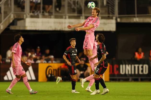 August 23, 2025, Washington Dc, District Of Columbia, USA: Washington, D.C.: Inter Miami CF defender Ryan Sailor (15) leaps for a header during an MLS, Fussball Herren, USA game on Saturday, August 23rd, 2025 at Audi Field. The DC United and Inter Miami CF played to a 1-1 draw. Washington Dc USA - ZUMAp258 20250823_znp_p258_029 Copyright: xStevexPrakopex