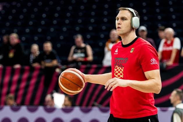 FIBA EuroBasket 2025: Litauen - Deutschland; 30.08.2025 Johannes Voigtmann (Deutschland, 7) im Warm Up FIBA EuroBasket 2025: Litauen - Deutschland, Tampere, Nokia Arena am 30.08.2025 Copyright: xBEAUTIFULxSPORTS Wunderlx