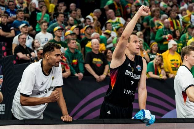 FIBA EuroBasket 2025: Litauen - Deutschland; 30.08.2025 Jubel auf der deutschen Bank Oscar Da Silva (Deutschland, 1), Johannes Voigtmann (Deutschland, 7) FIBA EuroBasket 2025: Litauen - Deutschland, Tampere, Nokia Arena am 30.08.2025 Copyright: xBEAUTIFULxSPORTS Wunderlx