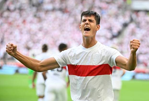 Sport Bilder des Tages TOR zum 1:0 Jose Maria Chema Andres Baixauli VfB Stuttgart (30) Torjubel Gestik Geste VfB Stuttgart vs Borussia Moenchengladbach BMG 30.08.2025 DFL REGULATIONS PROHIBIT ANY USE OF PHOTOGRAPHS AS IMAGE SEQUENCES AND OR QUASI-VIDEO VfB Stuttgart vs Borussia Moenchengladbach BMG
