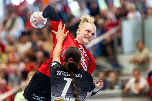 Lynn Molenaar (SV Union Halle-Neustadt Wildcats) Johanna Reichert (Thueringer HC,29)