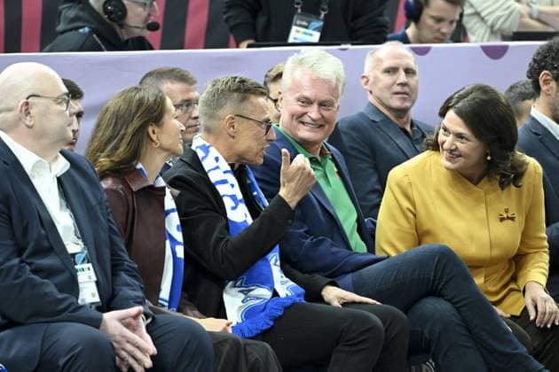 Finland s President Alexander Stubb (C) and his wife Suzanne Innes-Stubb (2nd L) chat with Lithuania s President Gitanas Nauseda and his wife Diana Nausediene (R) before the basketball FIBA EuroBasket 2025 group B match between Finland and Lithuania in Tampere, Finland, on September 1, 2025. Tampere Finland LKFTJK20250901203334HJFE Copyright: xHeikkixSaukkomaax LKFTJK20250901203334HJFE