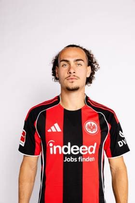 Arthur Theate - Eintracht Frankfurt Porträttermin 2025 2026 1. BL Bundesliga Fußball Porträttermin, Headshot, Porträt, Vorstellung, Präsentation, Pressetermin 2025 2026 Studio Shooting Studioshooting