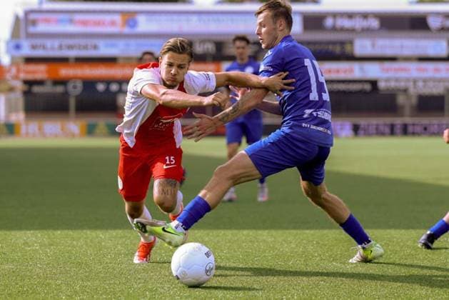 SPAKENBURG , 06 09-2025 , Sportpark de Westmaat , season 2025 2026 , Dutch Tweede divisie football , match between IJsselmeervogels and BVV Barendrecht , picture shows Player IJsselmeervogels Vince van den Anker Player Barendrecht Ricky van Mierlo IJsselmeervogels - Barendrecht  x30880550x Copyright: