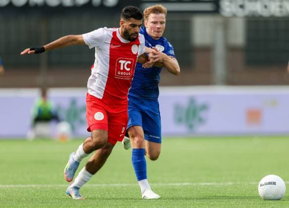 SPAKENBURG , 06 09-2025 , Sportpark de Westmaat , season 2025 2026 , Dutch Tweede divisie football , match between IJsselmeervogels and BVV Barendrecht , picture shows Player IJsselmeervogels Azzeddine Dkidak Player Barendrecht Constantijn Schop IJsselmeervogels - BVV Barendrecht  x30882917x Copyright: