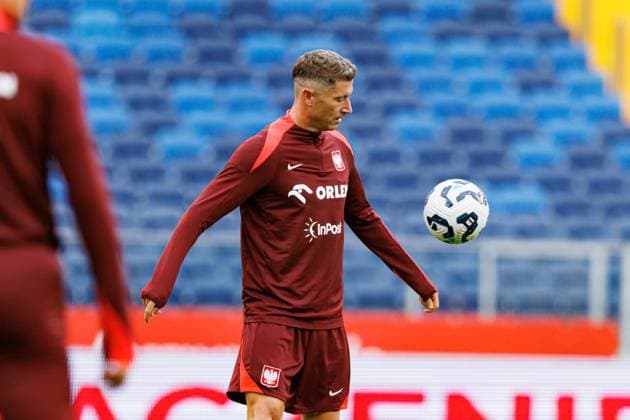 Robert Lewandowski seen during Official press conference, PK, Pressekonferenz and training of Polish National football team before World Cup 2026 European qualification game against Finland (Maciej Rogowski Ball Raw Images) Chorzow Slaski Stadium Poland Copyright: xMaciejxRogowskix maciejrogowski_poland_trainingbeforefinland_06092025-007