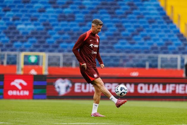 Robert Lewandowski seen during Official press conference, PK, Pressekonferenz and training of Polish National football team before World Cup 2026 European qualification game against Finland (Maciej Rogowski Ball Raw Images) Chorzow Slaski Stadium Poland Copyright: xMaciejxRogowskix maciejrogowski_poland_trainingbeforefinland_06092025-014