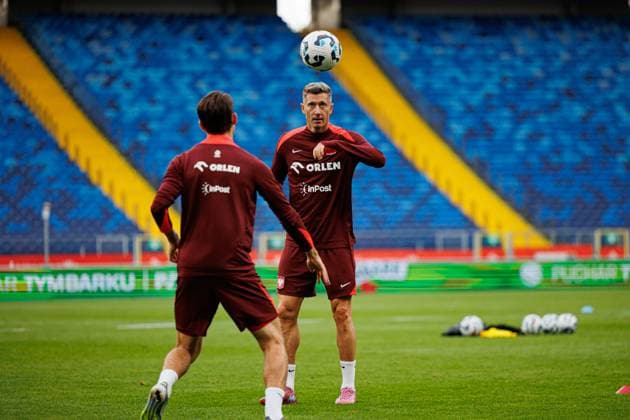 Robert Lewandowski seen during Official press conference, PK, Pressekonferenz and training of Polish National football team before World Cup 2026 European qualification game against Finland (Maciej Rogowski Ball Raw Images) Chorzow Slaski Stadium Poland Copyright: xMaciejxRogowskix maciejrogowski_poland_trainingbeforefinland_06092025-051