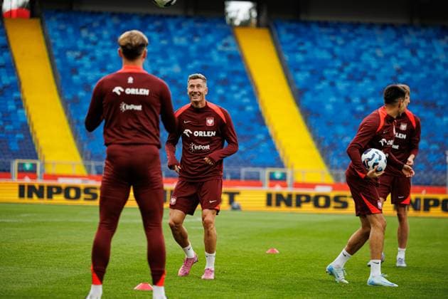 Robert Lewandowski seen during Official press conference, PK, Pressekonferenz and training of Polish National football team before World Cup 2026 European qualification game against Finland (Maciej Rogowski Ball Raw Images) Chorzow Slaski Stadium Poland Copyright: xMaciejxRogowskix maciejrogowski_poland_trainingbeforefinland_06092025-059