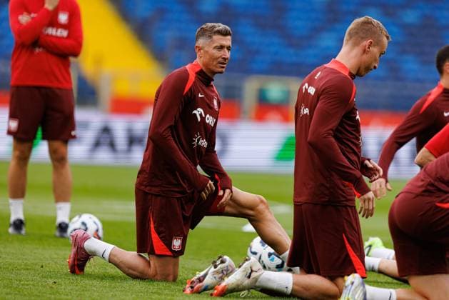 Robert Lewandowski seen during Official press conference, PK, Pressekonferenz and training of Polish National football team before World Cup 2026 European qualification game against Finland (Maciej Rogowski Ball Raw Images) Chorzow Slaski Stadium Poland Copyright: xMaciejxRogowskix maciejrogowski_poland_trainingbeforefinland_06092025-041