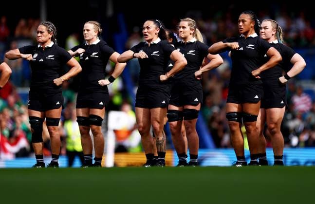 New Zealand players perform the Haka before the match. New Zealand v Ireland, Women s Rugby World Cup, Group C, Rugby Union, American Express Community Stadium, Brighton, UK - 07 Sept 2025Brighton American Express Community Stadi United Kingdom EDITORIAL USE ONLY No use with unauthorised audio, video, data, fixture lists, club league logos or live services. Online in-match use limited to 120 images, no video emulation. No use in betting, games or single club league player publications. Copyright: xJamesxMarsh Shutterstockx 15471216ab