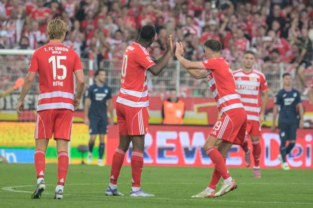 im Bild v.l.: Tor, Treffer, Jubel, Torjubel, Freude, Begeisterung, feiert, nach 1:2, Ilyas Ansah (1.FC Union), GER, Berlin, 1. FC Union Berlin vs TSG Hoffenheim, 1. Bundesliga, Fussball, DFB, Spielzeit 2025 2026, Alte Foersterei, . Spieltag, DFB DFL REGULATIONS PROHIBIT ANY USE OF PHOTOGRAPHS AS IMAGE SEQUENCES AND OR QUASI-VIDEO, 13.09.25, Copyright: HMBxMedia UwexKoch