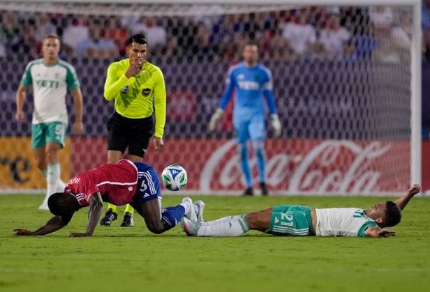 September 13, 2025, Frisco, Texas, USA: FC Dallas defender OSAZE URHOGHIDE (3) collides with Austin FC forward DIEGO RUBIO (21) during a Major League Soccer match between FC Dallas and Austin FC on September 13, 2025, in Frisco, Texas. FC Dallas won, 2-0. Frisco USA - ZUMAc201 20250913_zap_c201_076 Copyright: xScottxColemanx