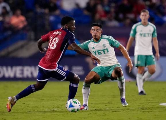 September 13, 2025, Frisco, Texas, USA: FC Dallas defender SHAQ MOORE (18) works against Austin FC midfielder OWEN WOLFF (33) during a Major League Soccer match between FC Dallas and Austin FC on September 13, 2025, in Frisco, Texas. FC Dallas won, 2-0. Frisco USA - ZUMAc201 20250913_zap_c201_101 Copyright: xScottxColemanx
