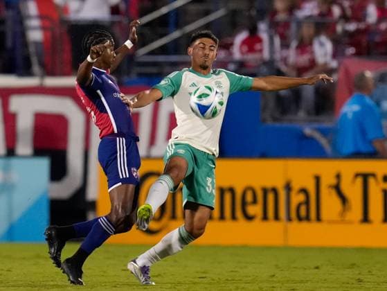 September 13, 2025, Frisco, Texas, USA: FC Dallas midfielder KAICK FERREIRA (55) works against Austin FC midfielder OWEN WOLFF (33) during a Major League Soccer match between FC Dallas and Austin FC on September 13, 2025, in Frisco, Texas. FC Dallas won, 2-0. Frisco USA - ZUMAc201 20250913_zap_c201_102 Copyright: xScottxColemanx