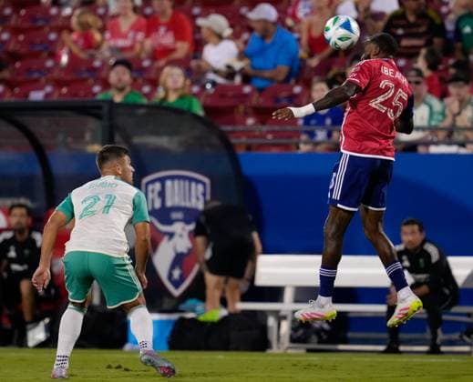 September 13, 2025, Frisco, Texas, USA: FC Dallas defender SEBASTIEN IBEAGHA (25) heads the ball during a Major League Soccer match between FC Dallas and Austin FC on September 13, 2025, in Frisco, Texas. FC Dallas won, 2-0. Frisco USA - ZUMAc201 20250913_zap_c201_109 Copyright: xScottxColemanx