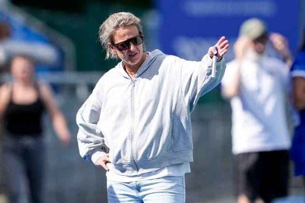 Sofie Gierts (Trainerin, Cheftrainerin, MHC), gibt Anweisungen, gestikuliert, mit den Armen gestikulieren, Einzelbild, Einzelfoto, Aktion, Action, 14.09.2025, Mannheim (Deutschland), Hockey, 1. Bundesliga, Damen, Mannheimer HC - Großflottbeker THGC