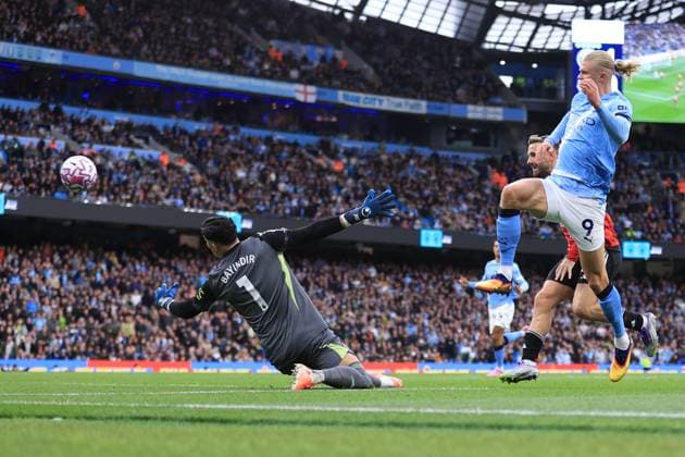 Manchester City v Manchester United, ManU 14th September 2025 - Premier League - Manchester City v Manchester United - Erling Haaland of Manchester City scoring the second goal for his team - Photo: Simon Stacpoole Offside. Manchester UK Copyright: xSimonxStacpoolexOffside