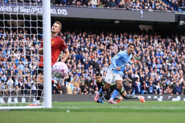 Manchester City v Manchester United, ManU 14th September 2025 - Premier League - Manchester City v Manchester United - Tijjani Reijnders of Manchester City sees his shot go narrowly wide of the net - Photo: Simon Stacpoole Offside. Manchester UK Copyright: xSimonxStacpoolexOffside