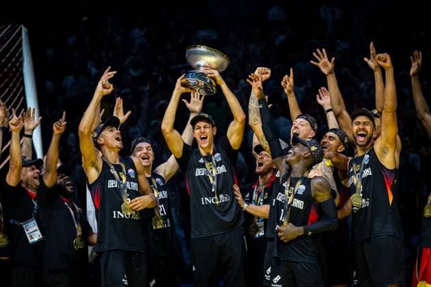 Basketball Riga 14.09.2025 DBB Länderspiel Männer Herren EuroBasket 2025 Finale Türkei (TUR) - Deutschland (GER) Deutschland ist Europameister Jubel Johannes Voigtmann (Deutschland, No.07)