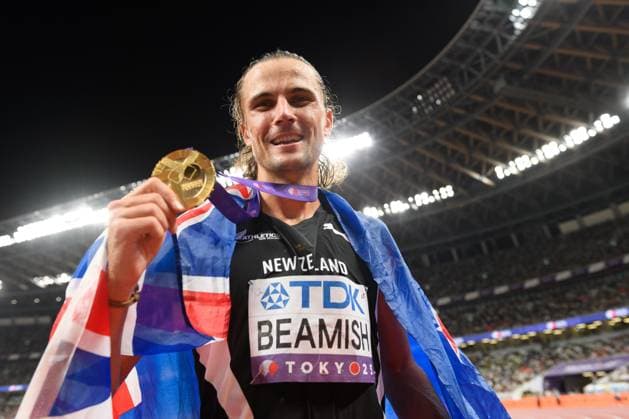Geordie Beamish (New Zealand) with his gold medal after winning the 3000 metres steeplechase final during the World Athletics Championships 2025 at Nationalstadium, Tokyo, Japan. Copyright: xSvenxBeyrich SPPx Sportspressphoto_SPR26740