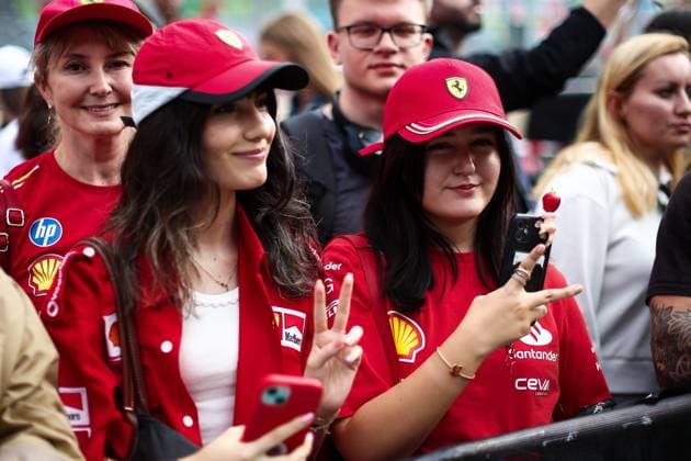 F1 - AZERBAIJAN GRAND PRIX 2025 Scuderia Ferrari fans during the 2025 Formula 1 Qatar Airways Azerbaijan Grand Prix, 17th round of the 2025 FIA Formula One World Championship, WM, Weltmeisterschaft from September 19 to 21, 2025 on the Baku City Circuit, in Baku, Azerbaijan - BakuAzerbaijan  Copyright: xEricxAlonsox