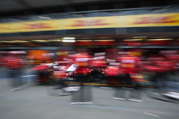F1 - AZERBAIJAN GRAND PRIX 2025 Scuderia Ferrari pits stop practice during the 2025 Formula 1 Qatar Airways Azerbaijan Grand Prix, 17th round of the 2025 FIA Formula One World Championship, WM, Weltmeisterschaft from September 19 to 21, 2025 on the Baku City Circuit, in Baku, Azerbaijan - BakuAzerbaijan  Copyright: xEricxAlonsox