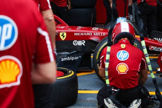 F1 - AZERBAIJAN GRAND PRIX 2025 Scuderia Ferrari pit stop practice during the 2025 Formula 1 Qatar Airways Azerbaijan Grand Prix, 17th round of the 2025 FIA Formula One World Championship, WM, Weltmeisterschaft from September 19 to 21, 2025 on the Baku City Circuit, in Baku, Azerbaijan - BakuAzerbaijan  Copyright: xEricxAlonsox