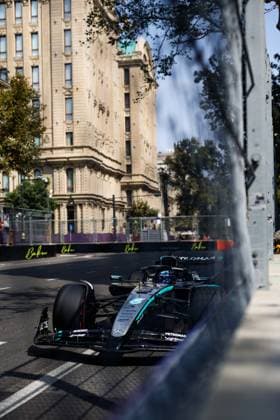 F1 - AZERBAIJAN GRAND PRIX 2025 63 RUSSELL George (gbr), Mercedes AMG F1 Team W16, action during the 2025 Formula 1 Qatar Airways Azerbaijan Grand Prix, 17th round of the 2025 FIA Formula One World Championship, WM, Weltmeisterschaft from September 19 to 21, 2025 on the Baku City Circuit, in Baku, Azerbaijan -  Copyright: xFLORENTxGOODENx