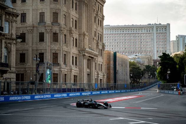 F1 - AZERBAIJAN GRAND PRIX 2025 63 RUSSELL George (gbr), Mercedes AMG F1 Team W16, action during the 2025 Formula 1 Qatar Airways Azerbaijan Grand Prix, 17th round of the 2025 FIA Formula One World Championship, WM, Weltmeisterschaft from September 19 to 21, 2025 on the Baku City Circuit, in Baku, Azerbaijan - BakuAzerbaijan  Copyright: xALBERTOxVIMERCATIx