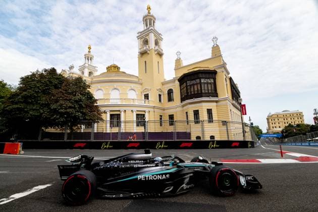 F1 - AZERBAIJAN GRAND PRIX 2025 63 RUSSELL George (gbr), Mercedes AMG F1 Team W16, action during the 2025 Formula 1 Qatar Airways Azerbaijan Grand Prix, 17th round of the 2025 FIA Formula One World Championship, WM, Weltmeisterschaft from September 19 to 21, 2025 on the Baku City Circuit, in Baku, Azerbaijan - BakuAzerbaijan  Copyright: xALBERTOxVIMERCATIx