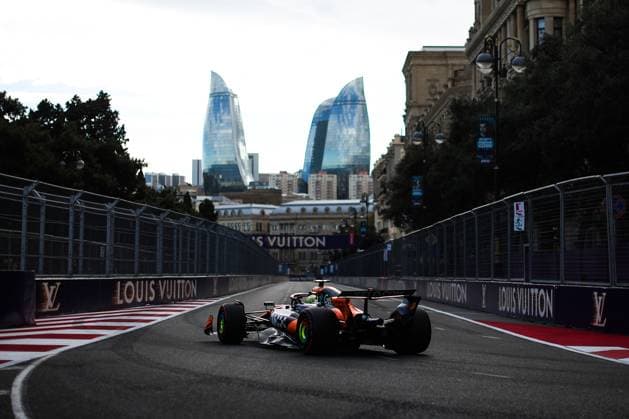 F1 - AZERBAIJAN GRAND PRIX 2025 04 NORRIS Lando (gbr), McLaren F1 Team MCL39, action during the 2025 Formula 1 Qatar Airways Azerbaijan Grand Prix, 17th round of the 2025 FIA Formula One World Championship, WM, Weltmeisterschaft from September 19 to 21, 2025 on the Baku City Circuit, in Baku, Azerbaijan - BakuAzerbaijan  Copyright: xEricxAlonsox