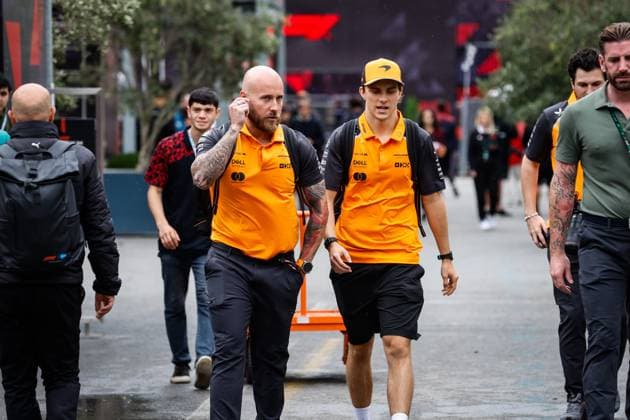 Formula 1 Qatar Airways Azerbaijan Grand Prix 2025 Laurent Lefebvre OVERTAKE MAXPPP - Baku 20 09 2025 81 PIASTRI Oscar (aus), McLaren F1 Team, portrait at the Formula 1 Qatar Airways Azerbaijan Grand Prix 2025, the 17th round of the 2025 FIA Formula 1 World Championship, WM, Weltmeisterschaft at the Baku City Circuit in Baku, Azerbaijan, from 18 to 21 September 2025 Baku Azerbaijan  Copyright: xOVERTAKE MAXPPPxLaurentxLefebvrex OVT202509214553 OVT202509214553